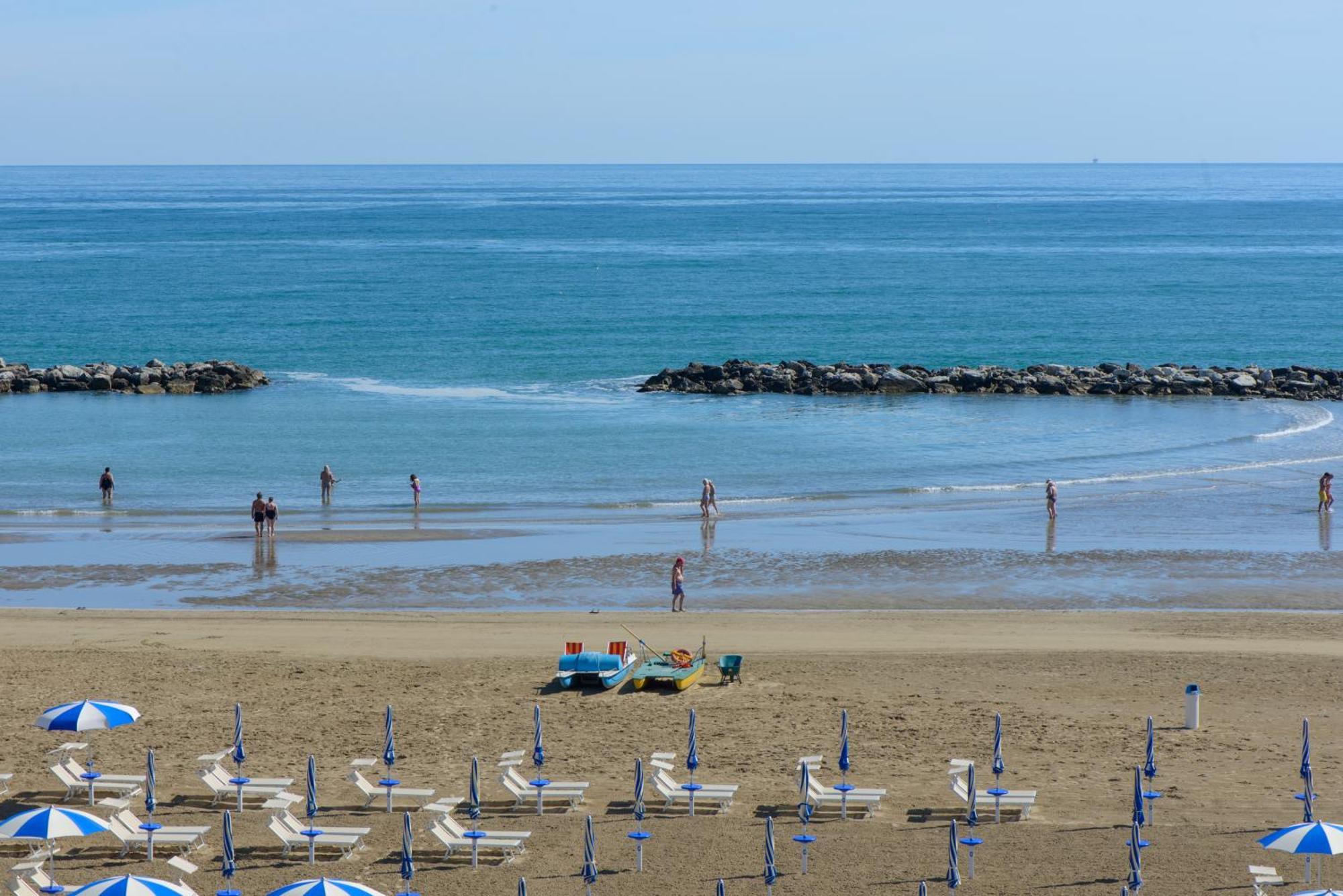 רימיני Nautic Beach Hotel מראה חיצוני תמונה